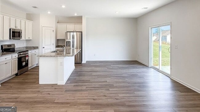 Photo - 130 Red Maple Wy