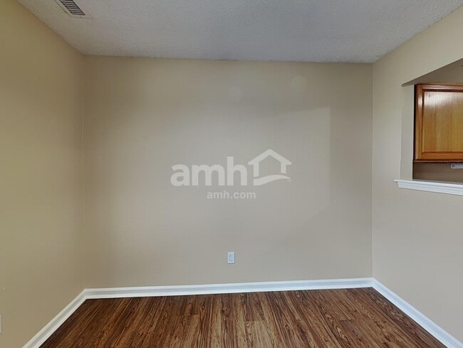 Photo - 6641 Stanhope Way