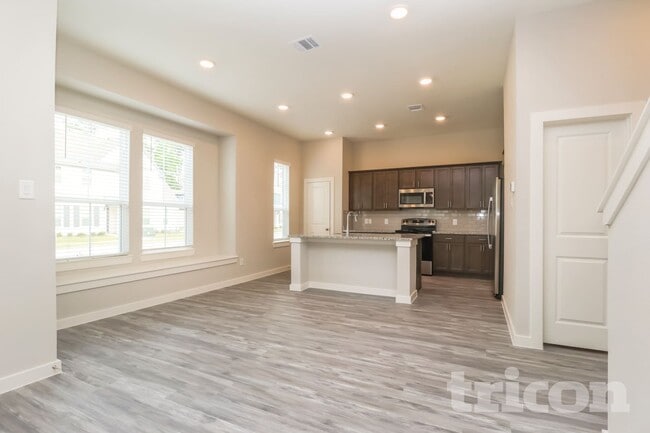 Photo - 9835 Willow Creek Commerce Dr