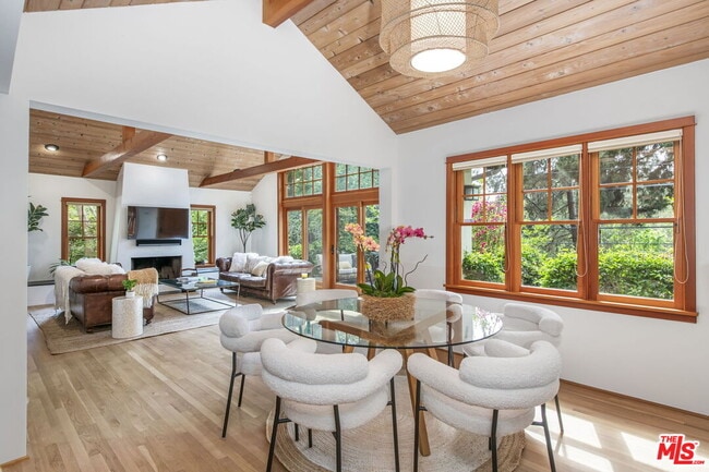 Building Photo - 27 Latimer Rd