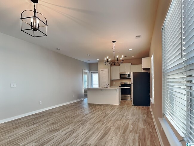 Photo - 152 Park Dr N