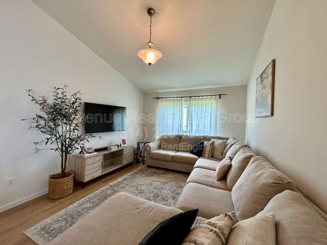 Photo - 514 Rolling Meadow Dr