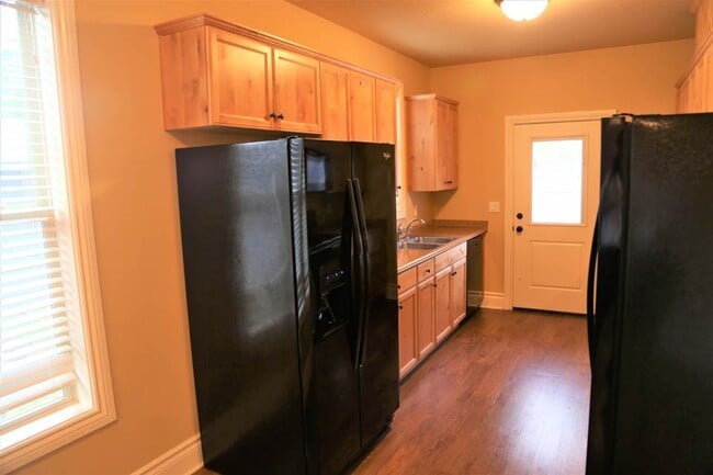 Photo - 6 Bed 6 Bath Between Fred Meyer and OSU