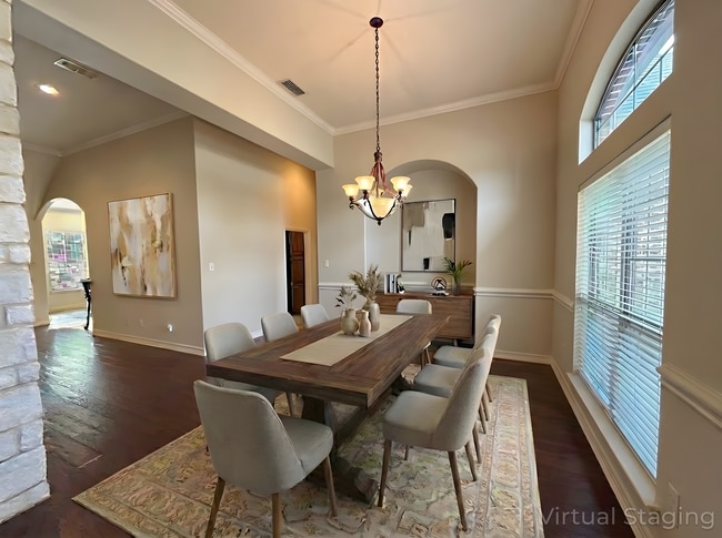 Photo - 710 Huntwick Ln