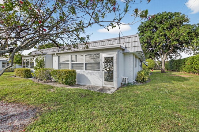 Building Photo - 1 Valencia A