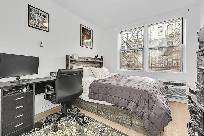 Building Photo - 228 E 25th St