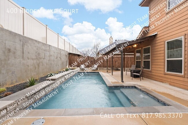 Building Photo - 400 Hidden Lake Ct