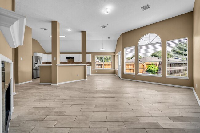 Photo - 1046 Willersley Ln