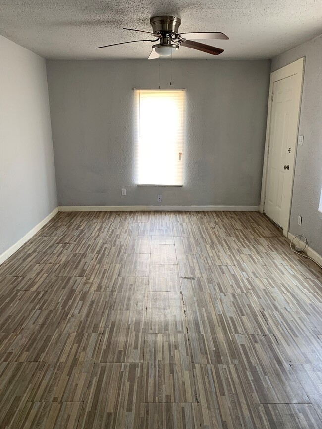 Photo - 3116 Avenue L Unidad 1