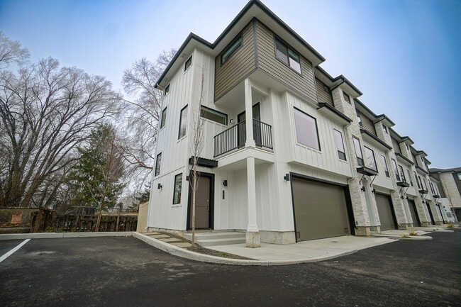 Photo - 4614 N Iota Ln