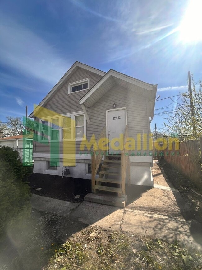 Building Photo - Spacious 1-Bedroom Single-Family Home with Large Fenced Yard