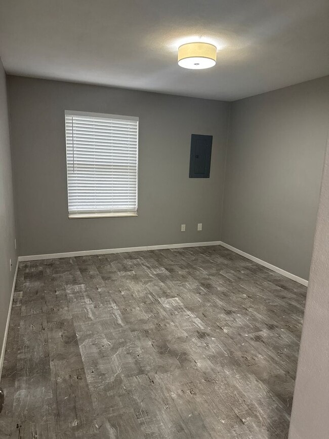921 Minns Dr Unit 921-1