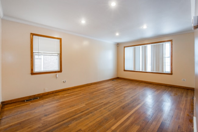 Photo - 8906 S Halsted St