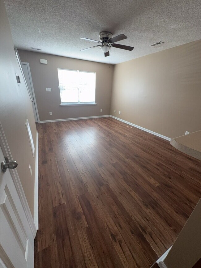 Photo - 2005 Banister Loop