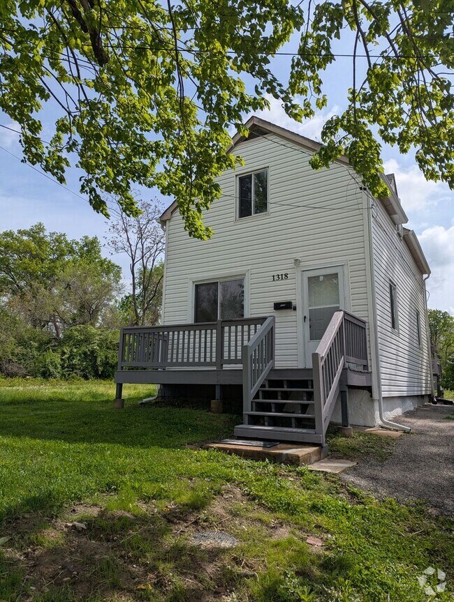 Building Photo - Pretty on Pennsylvania - 3 Bedroom, 1.5 Ba... Rental