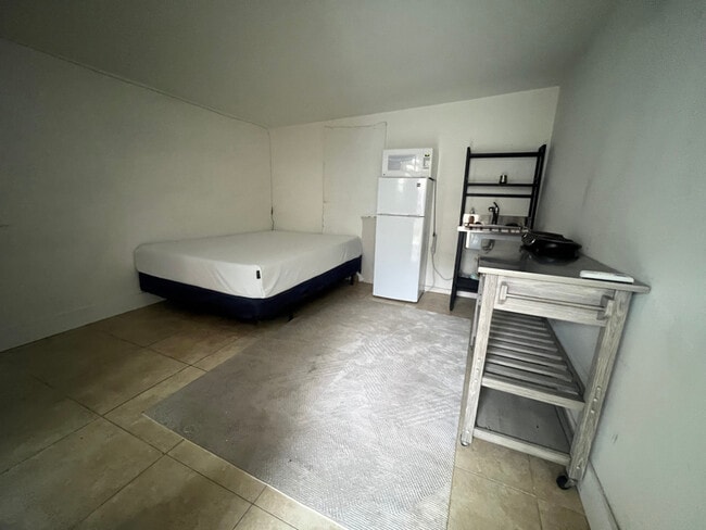 Building Photo - 11XX SW 24th Ave Rental