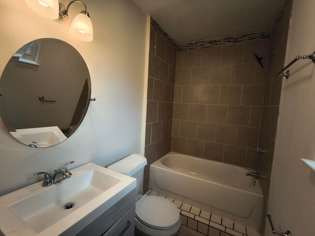Photo - Nice 3 bedroom 2 bath home FRESHLY painted AVAILABLE NOW!