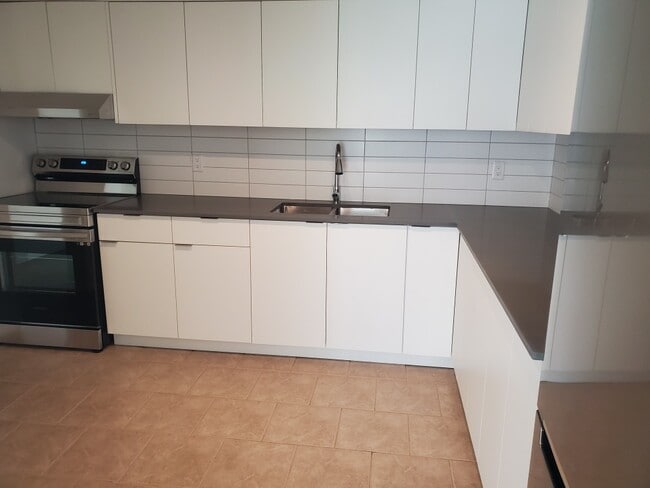 Photo - 1480-1480 Boundary Crescent