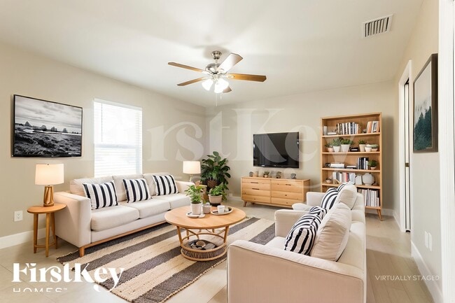 Photo - 2031 NE 9th Pl