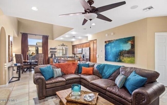 3935 E Rough Rider Rd