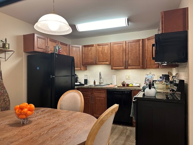 Photo - Kuser Village