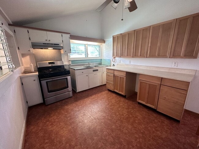 Photo - CLOSE TO TOWN WITH OCEAN VIEWS!