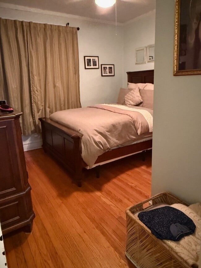 Photo - 1130 W Pratt Blvd Unit 1N