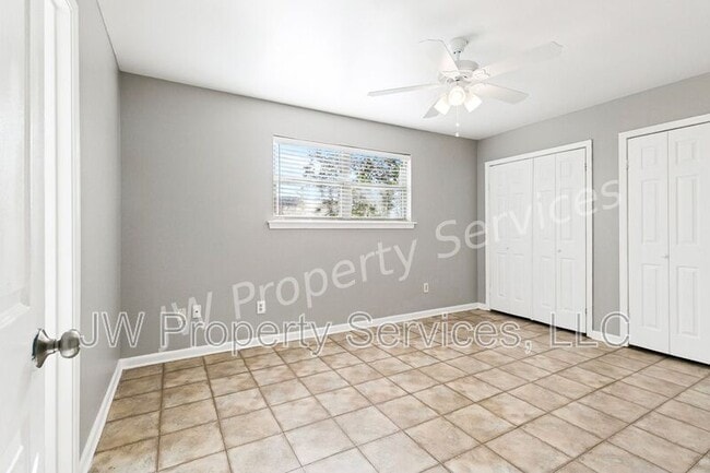 Photo - 2203-2203 Octavia Dr