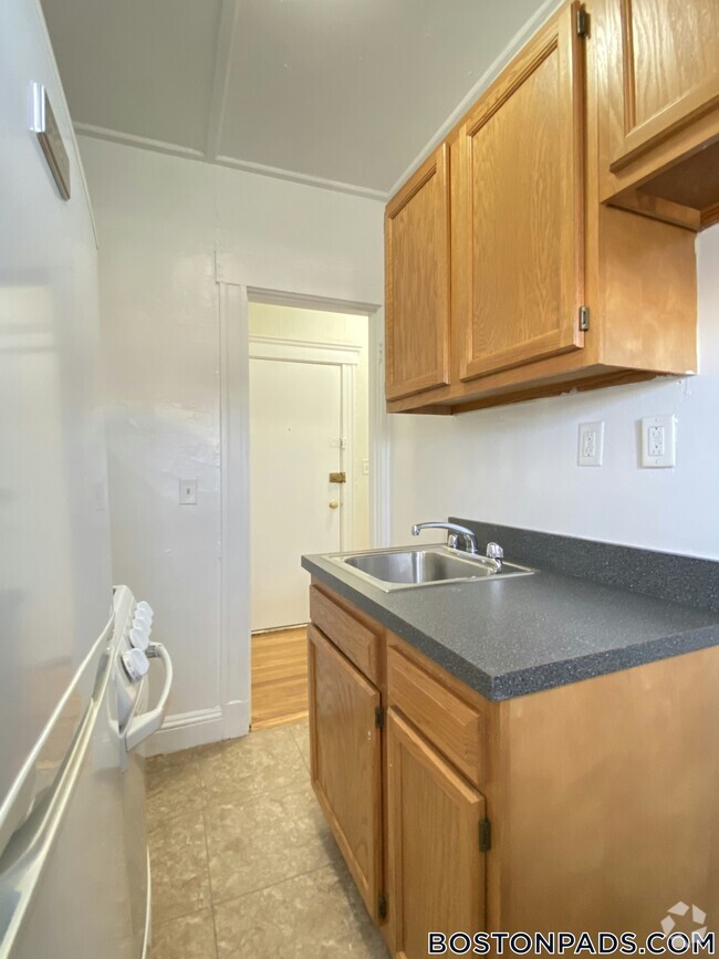 Building Photo - 1175 Boylston St Rental