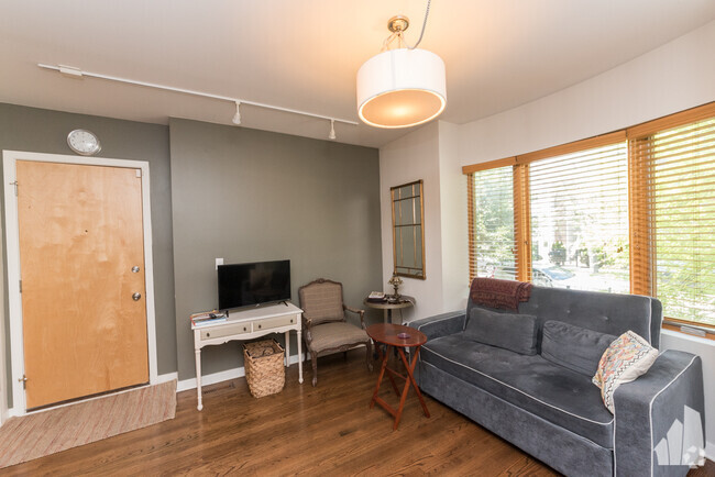 Building Photo - 2035 W Crystal St Unit 1 Rental
