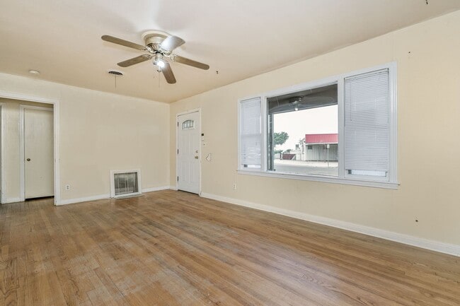 Photo - Charming 4-Bed, 2-Bath Home in Southlawn North – 1 Block from Lamar Elementary!