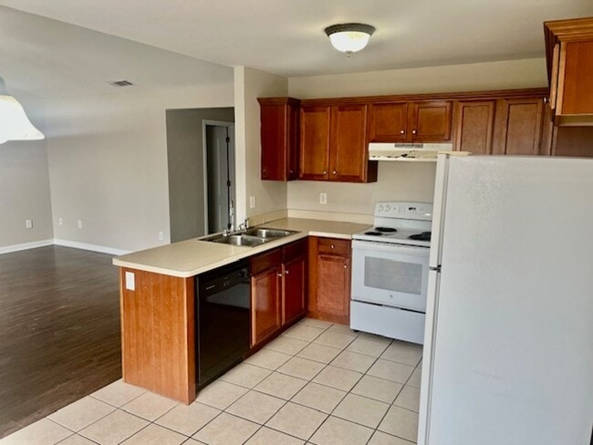 Photo - Melody Lane #146 &amp; 148 Unit 146 Melody Lane