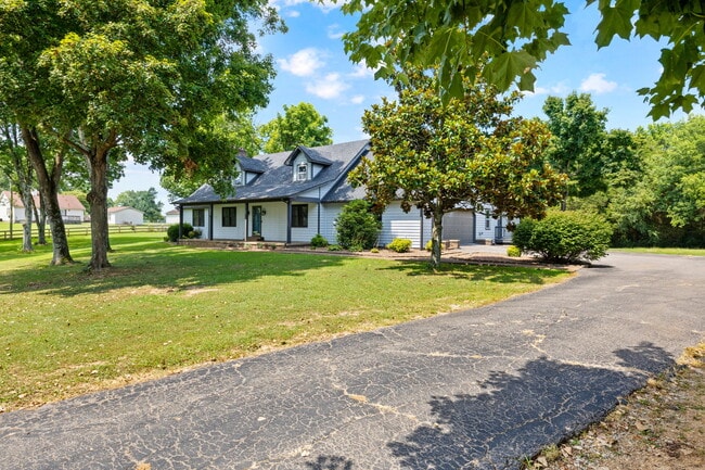 Building Photo - 10188 Russellville Rd