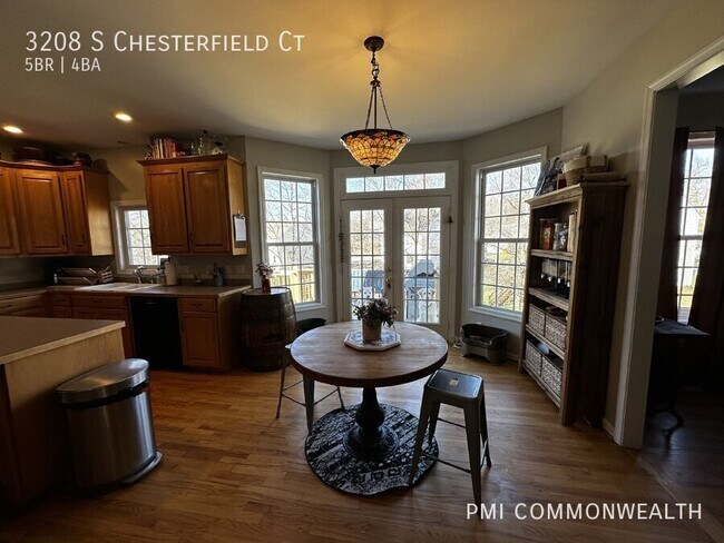 3208 S Chesterfield Ct
