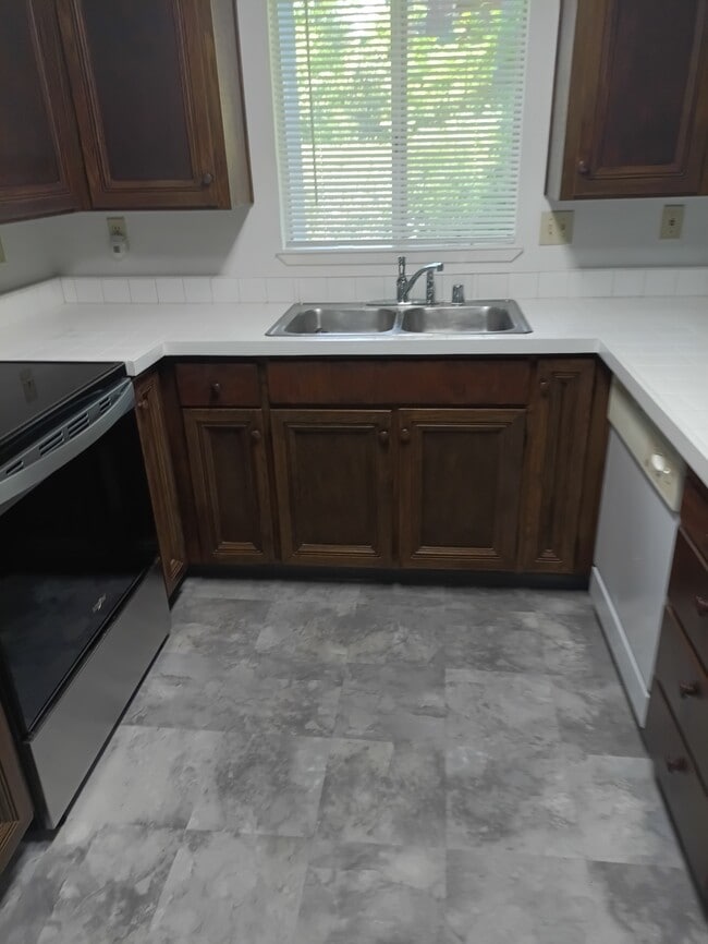 Photo - 14715 Cresta Ave