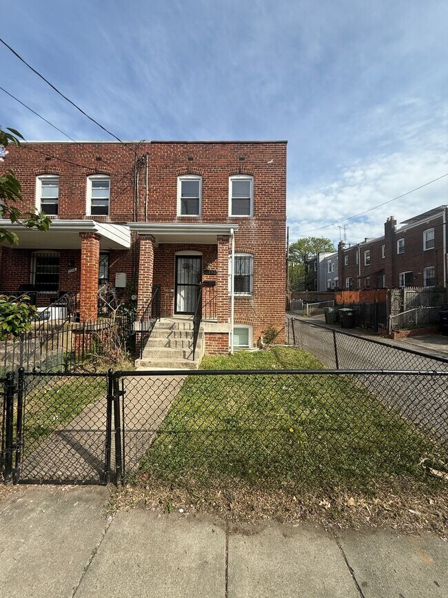 3 Bedroom 1 Bath House - 3 Bedroom 1 Bath House