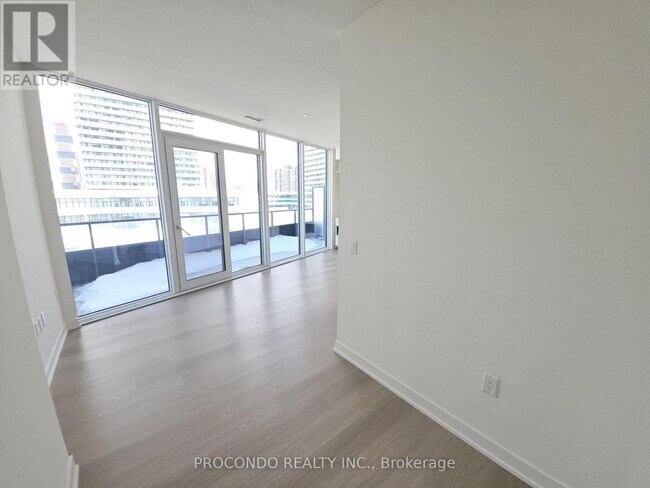 Photo - 448 Burnhamthorpe Rd W Unité 610