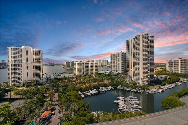 Building Photo - 19400 Turnberry Way Unit 1611