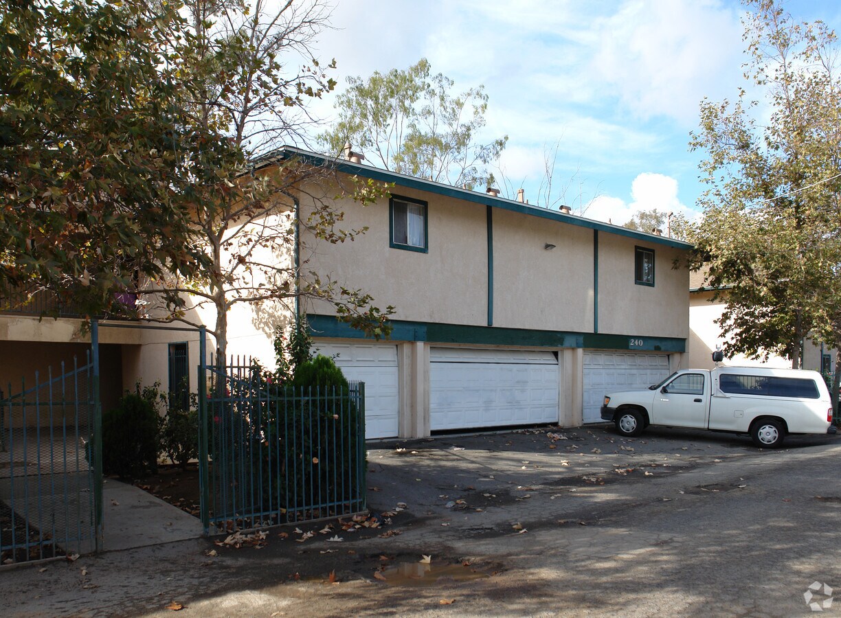 Photo - Chinaberry Apartments