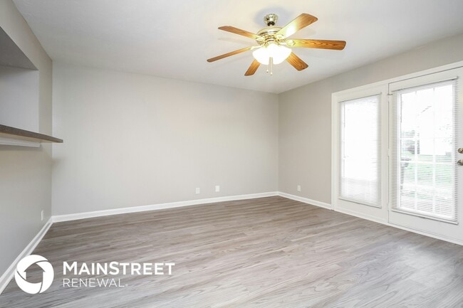 Photo - 8008 Logan Dr