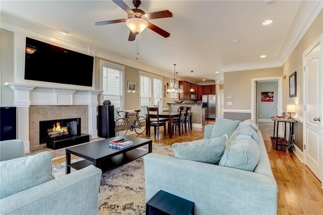 Photo - 345 Chastain St SE