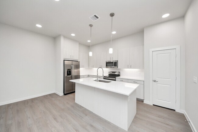 Photo - 22019 Ferguson Mdw Ln