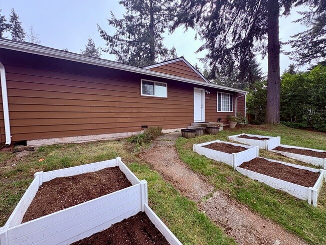 Photo - Spacious three bedroom rambler in Shoreline!