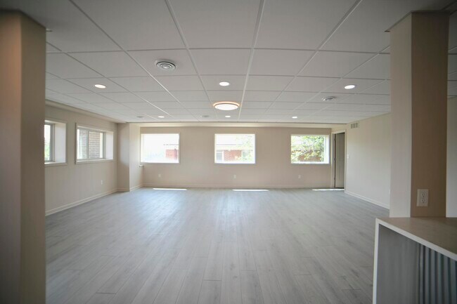 1410 E Capitol Dr