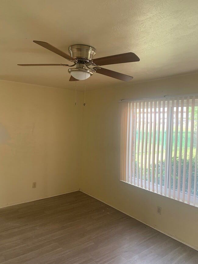 Photo - Hampshire Apartments