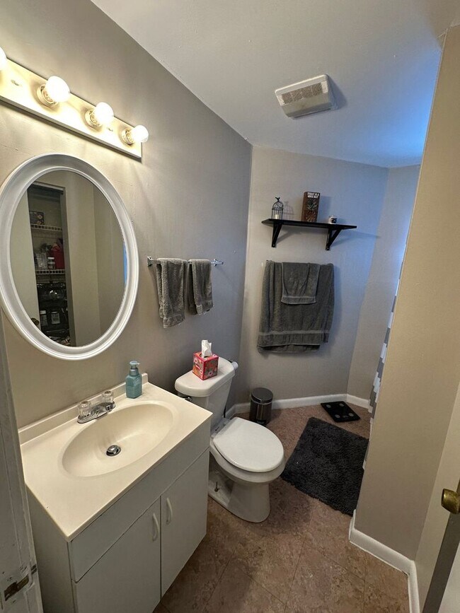 Photo - *** Amazing Apartment in Mt. Washington * ... Unit 168