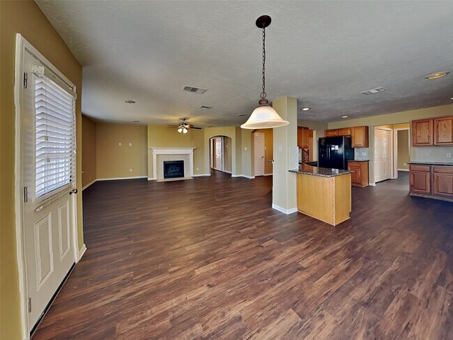 Photo - 913 Almond St