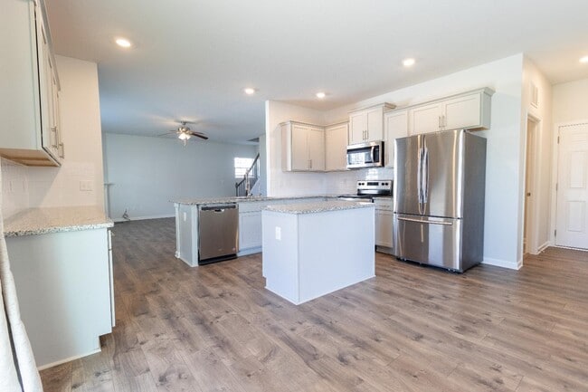 Photo - 478 Sapphire Rd