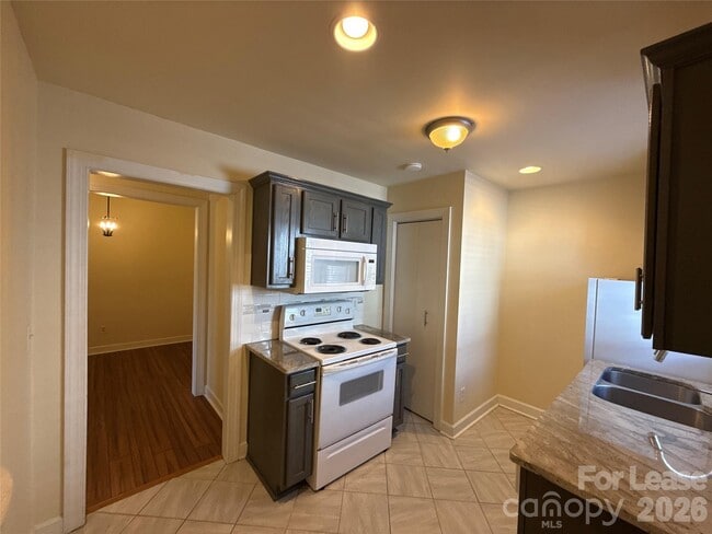 Photo - 707 Grandin Rd Unidad C