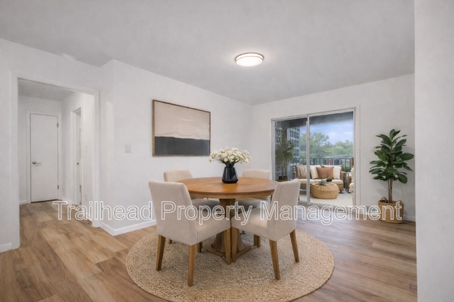 Photo - 8300 Robinson St